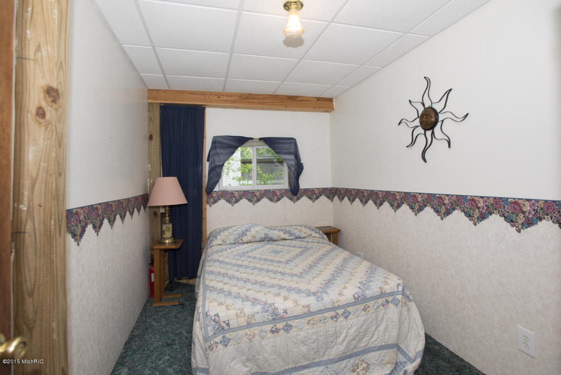 11130 Beech Is, Plainwell, MI 49080 photo 16