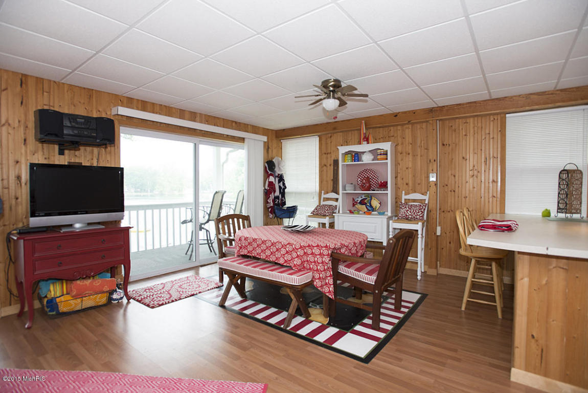 11130 Beech Is, Plainwell, MI 49080 photo 4