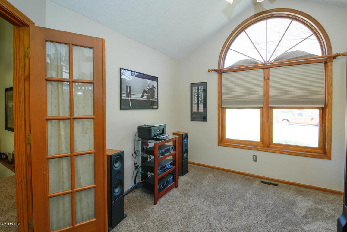 6418 Ormada Dr, Kalamazoo, MI 49048 photo 14