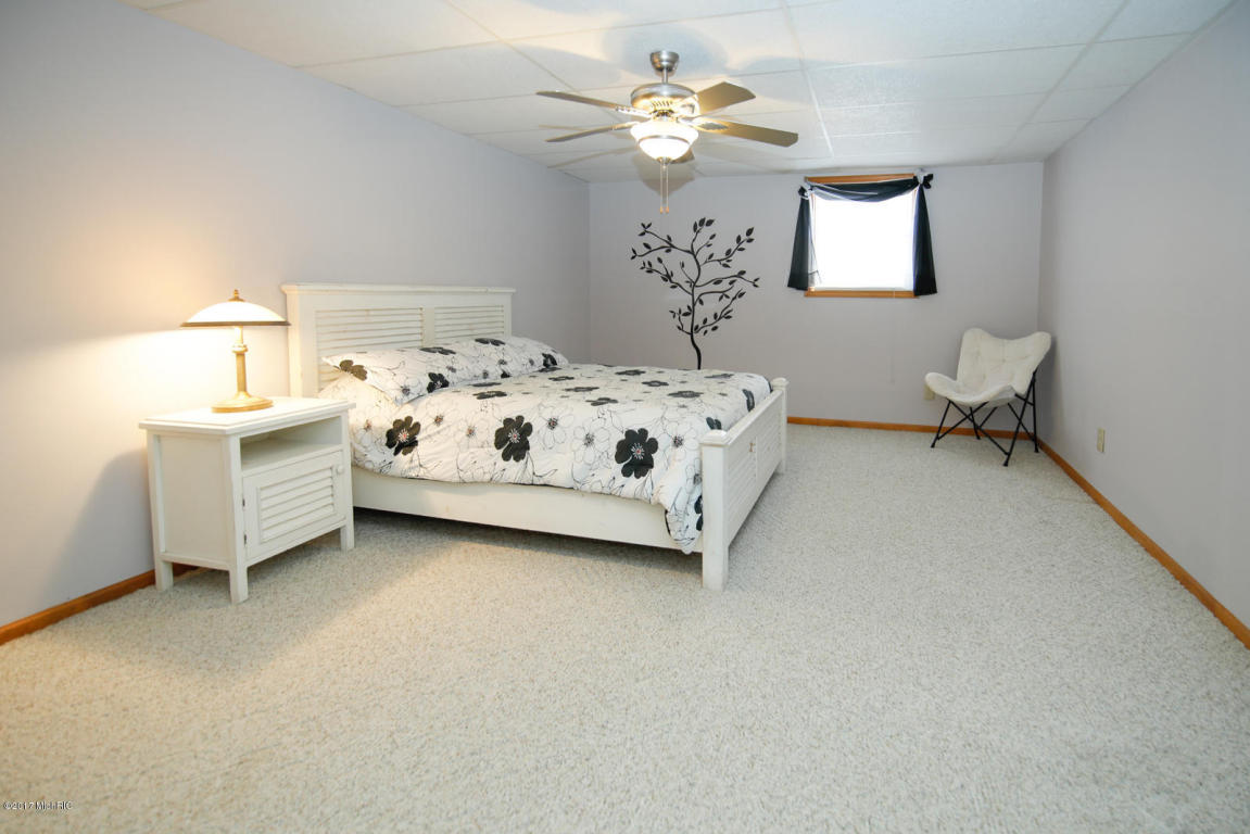 6418 Ormada Dr, Kalamazoo, MI 49048 photo 21