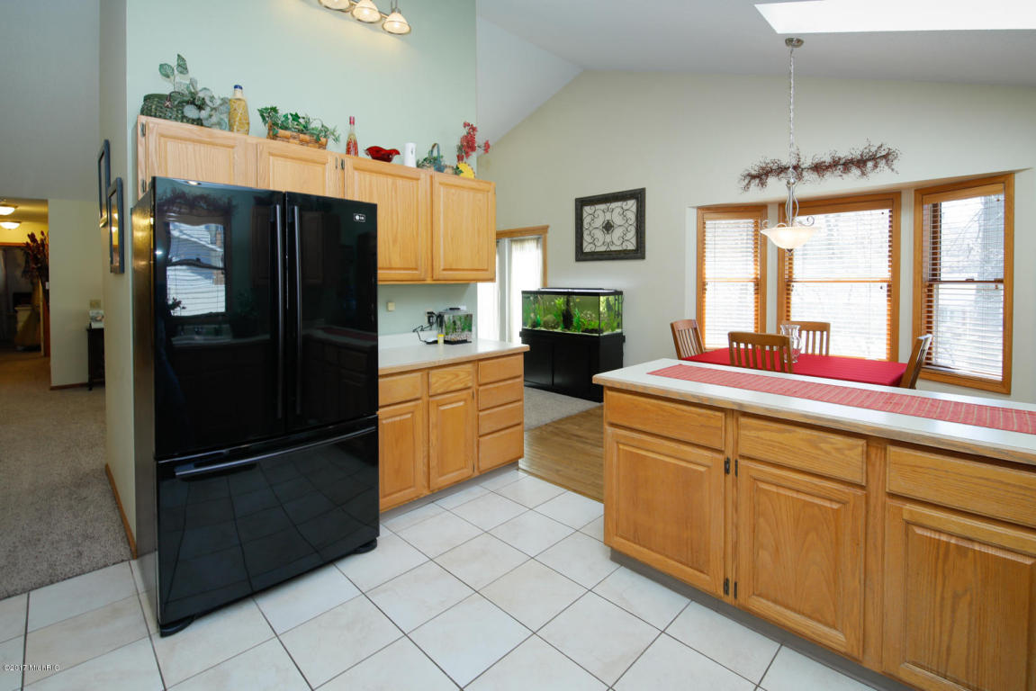 6418 Ormada Dr, Kalamazoo, MI 49048 photo 8