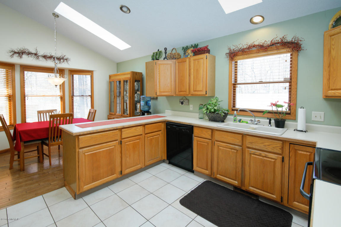 6418 Ormada Dr, Kalamazoo, MI 49048 photo 7