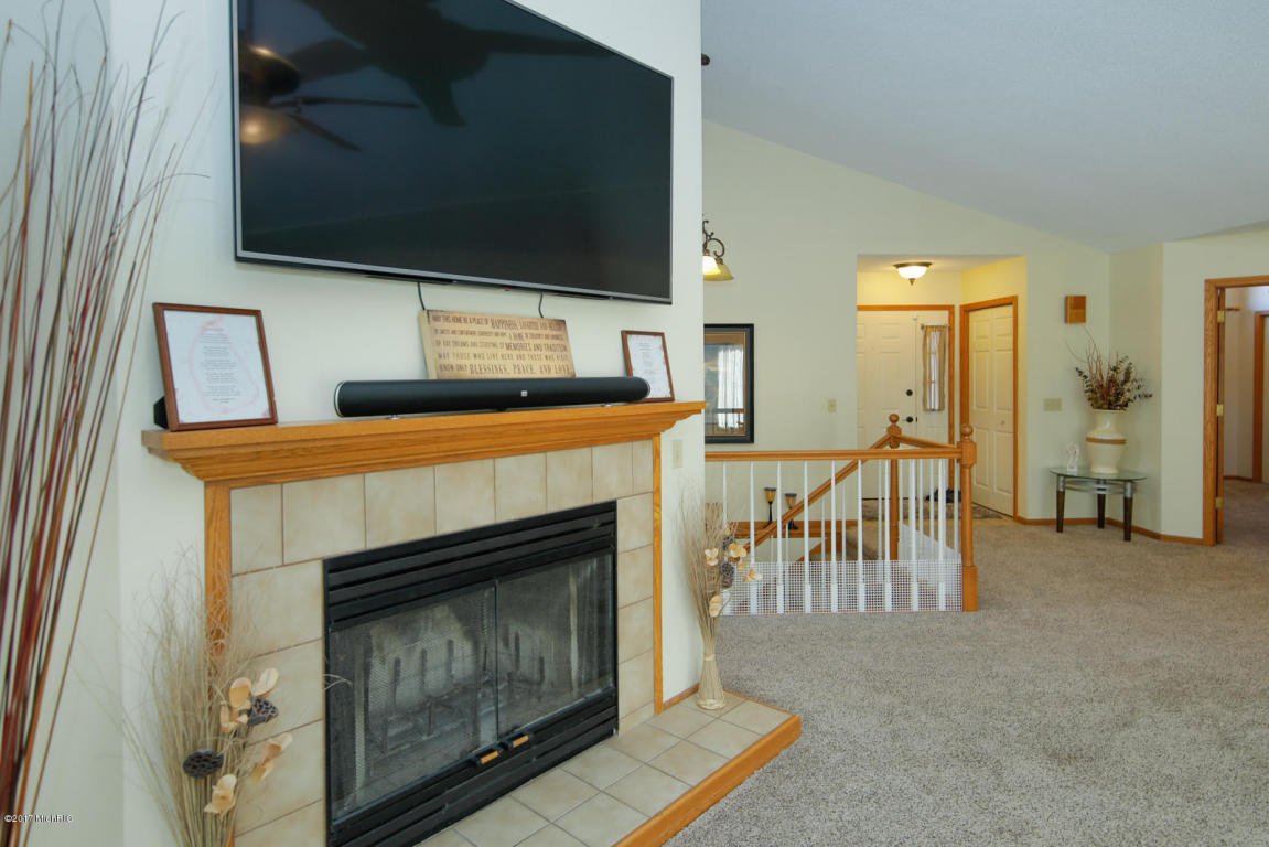 6418 Ormada Dr, Kalamazoo, MI 49048 photo 5
