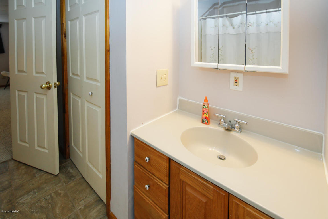6418 Ormada Dr, Kalamazoo, MI 49048 photo 24