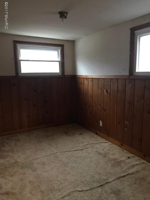 327 E Pine St, Fremont, MI 49412 photo 10
