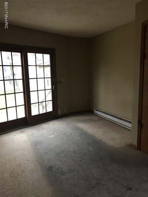 327 E Pine St, Fremont, MI 49412 photo 17