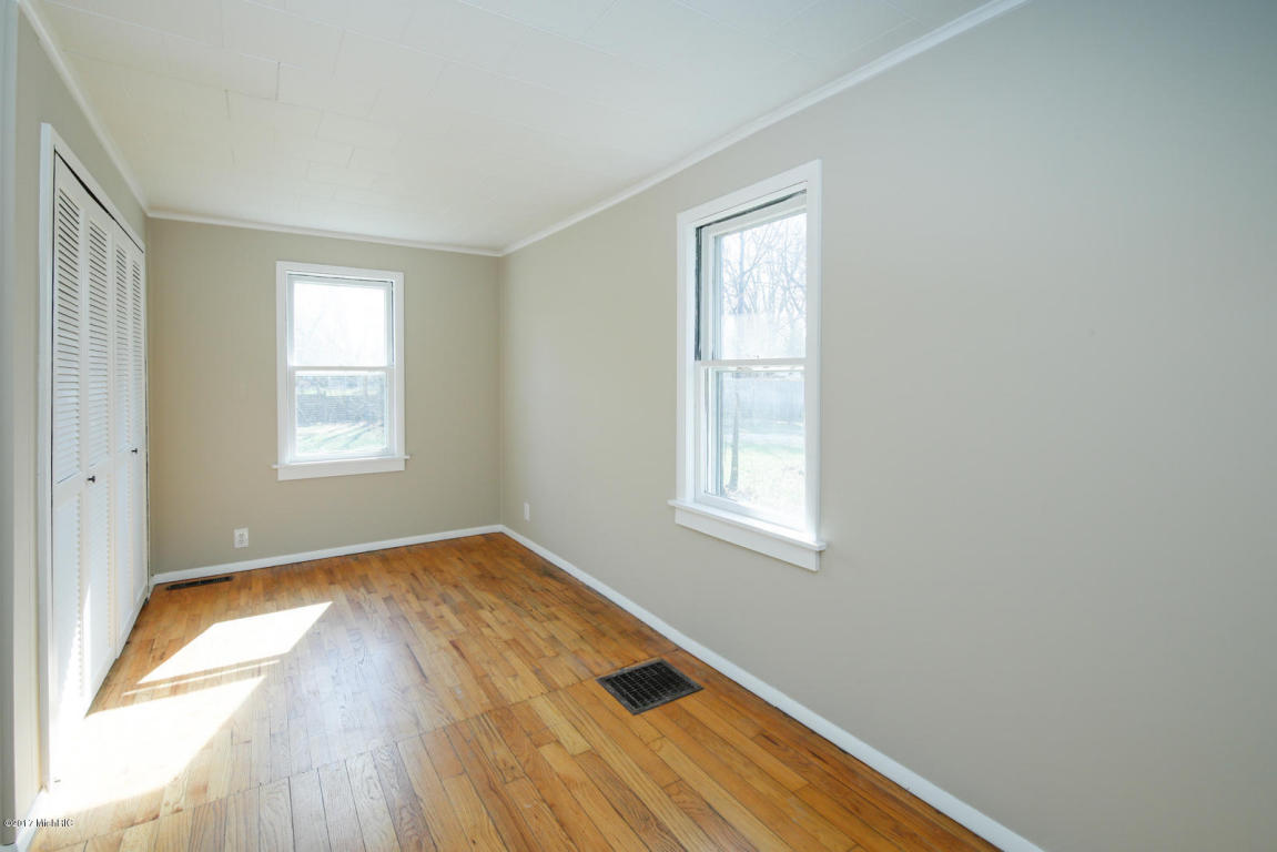 312 S Hooker, Three Rivers, MI 49093 photo 8