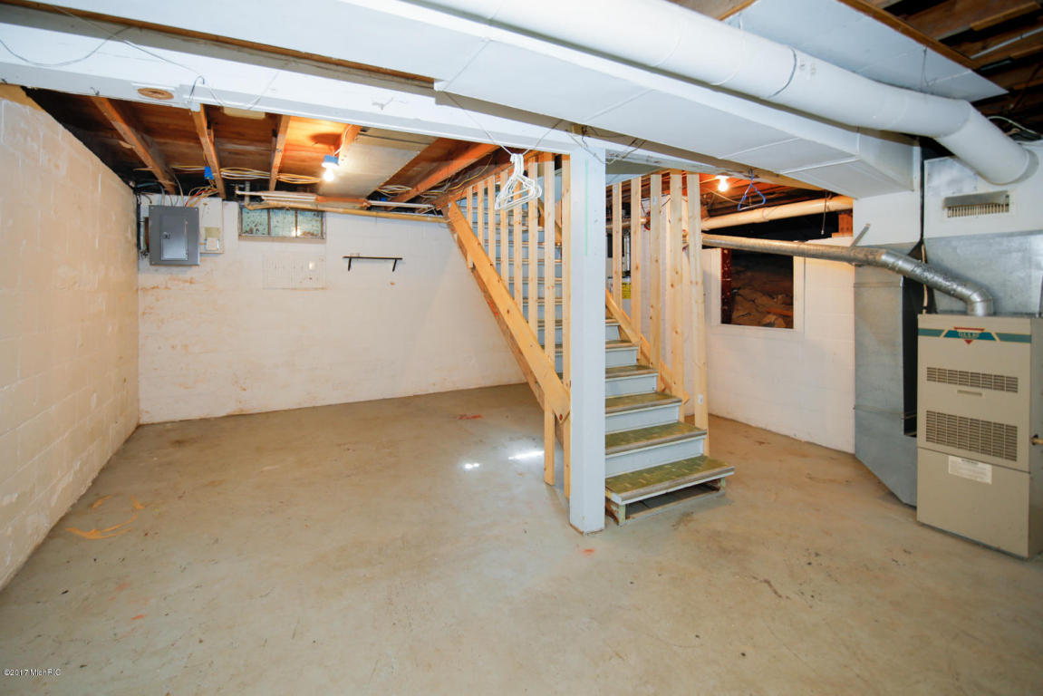 312 S Hooker, Three Rivers, MI 49093 photo 12