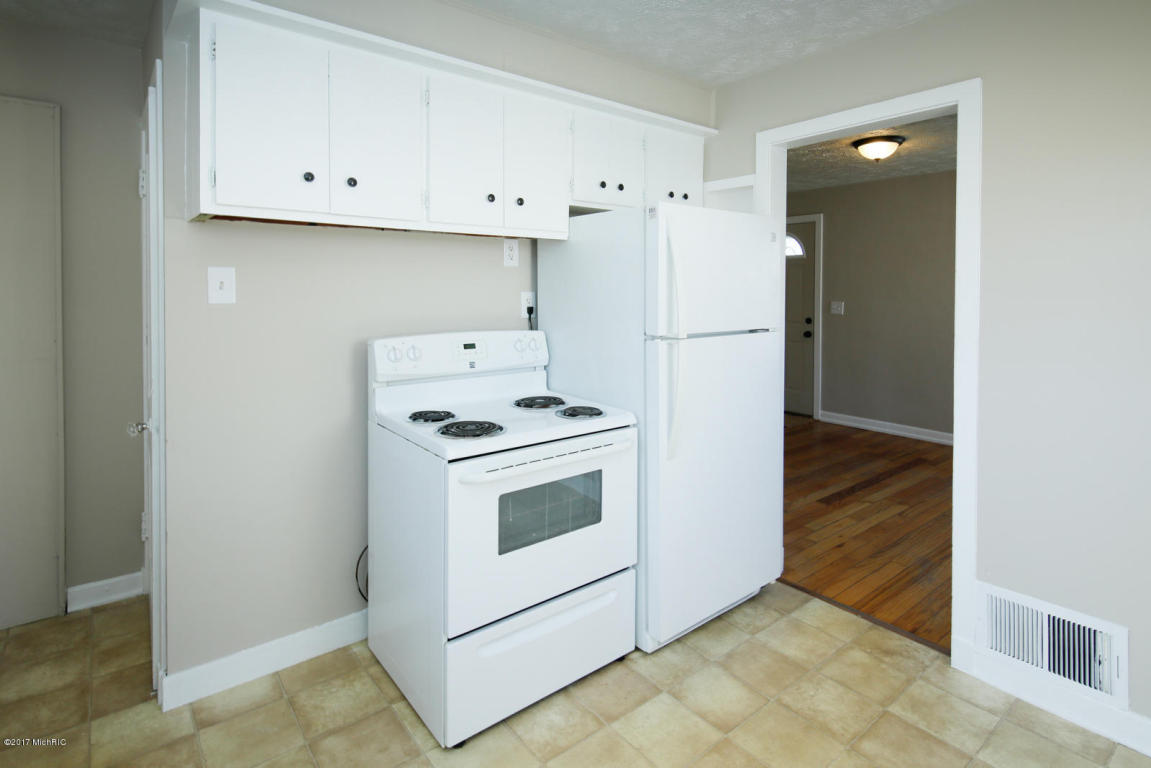 312 S Hooker, Three Rivers, MI 49093 photo 6