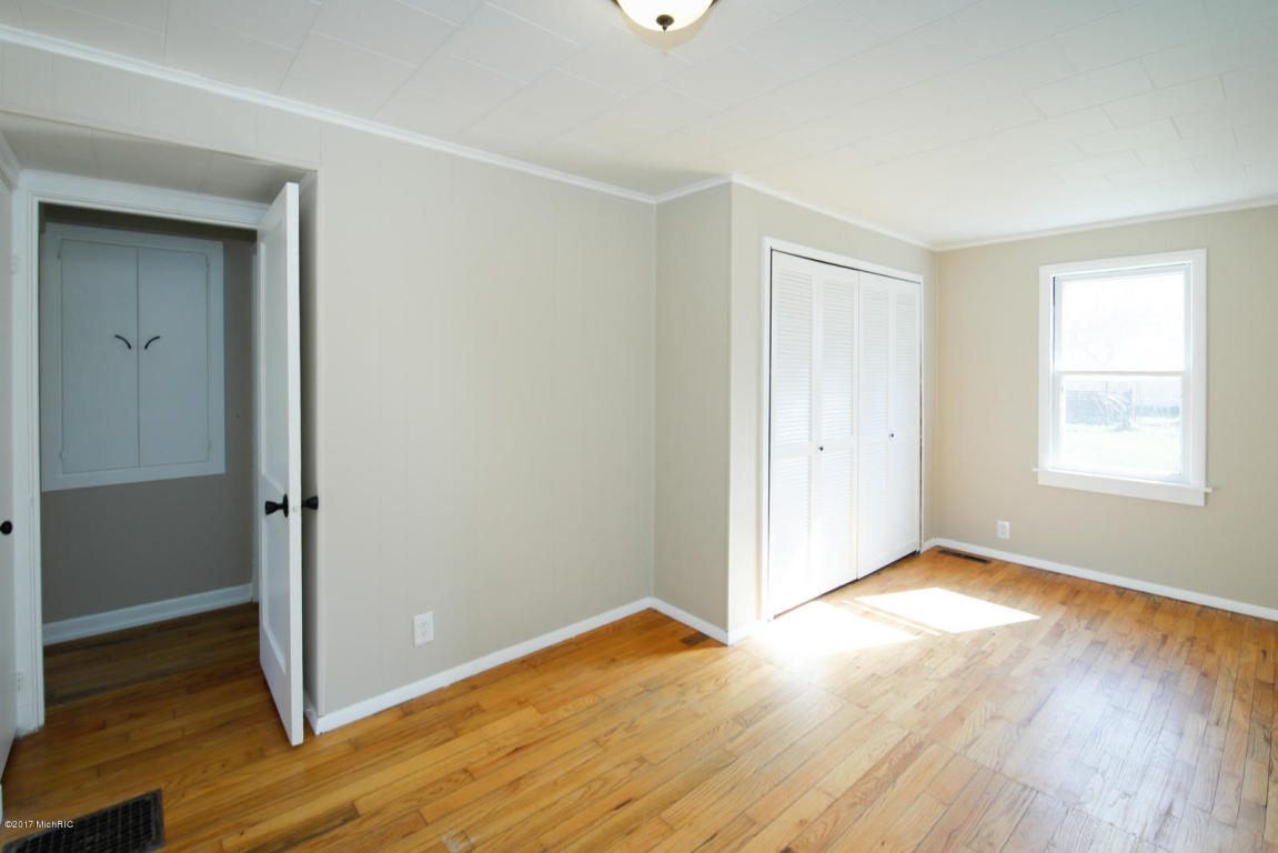 312 S Hooker, Three Rivers, MI 49093 photo 9