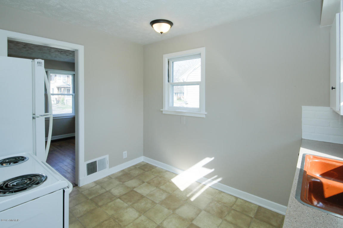 312 S Hooker, Three Rivers, MI 49093 photo 7