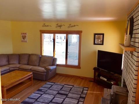384 First St, Sunfield, MI 48890 photo 15