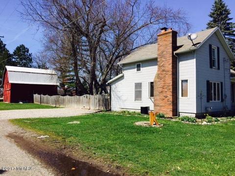 384 First St, Sunfield, MI 48890 photo 2