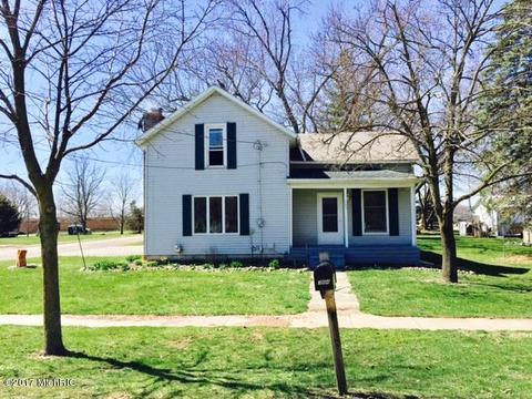 384 First St, Sunfield, MI 48890 photo 3