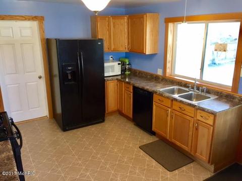 384 First St, Sunfield, MI 48890 photo 6