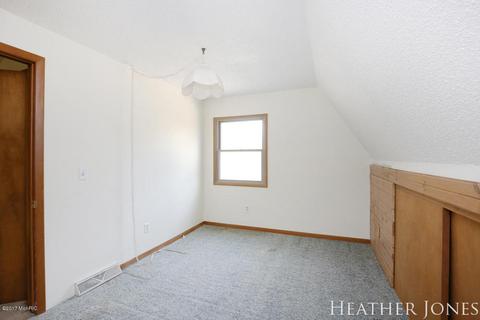 125 Peterman Dr, Stanton, MI 48888 photo 17