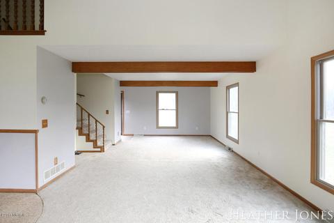 125 Peterman Dr, Stanton, MI 48888 photo 3