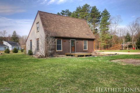 125 Peterman Dr, Stanton, MI 48888 photo 1