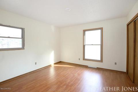 125 Peterman Dr, Stanton, MI 48888 photo 14
