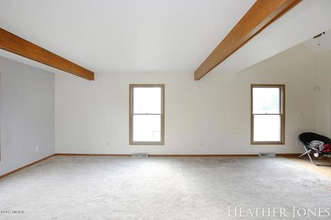 125 Peterman Dr, Stanton, MI 48888 photo 6