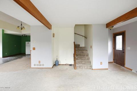 125 Peterman Dr, Stanton, MI 48888 photo 5