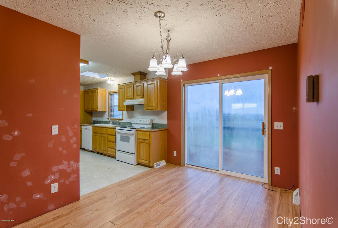 10283 Thompson Rd, Freeport, MI 49325 photo 8