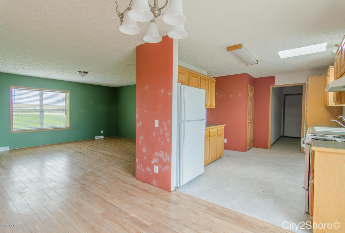 10283 Thompson Rd, Freeport, MI 49325 photo 9