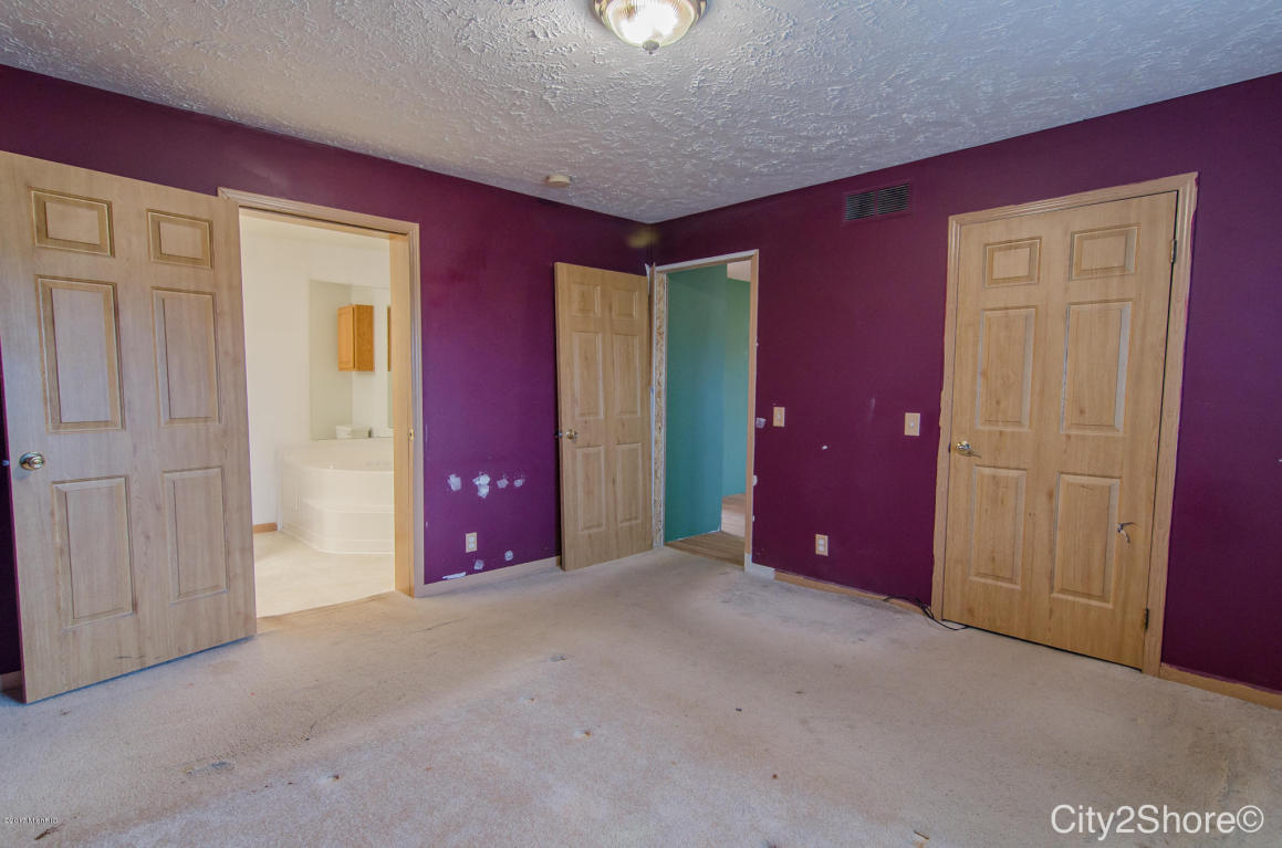 10283 Thompson Rd, Freeport, MI 49325 photo 16