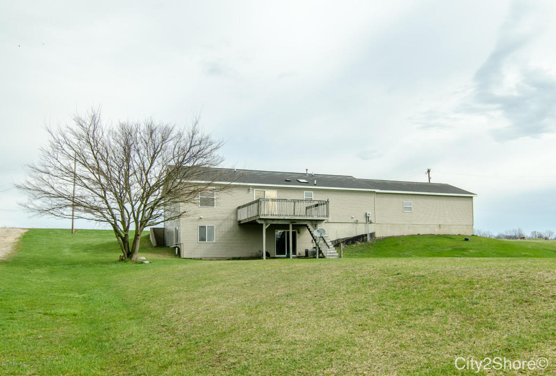 10283 Thompson Rd, Freeport, MI 49325 photo 30