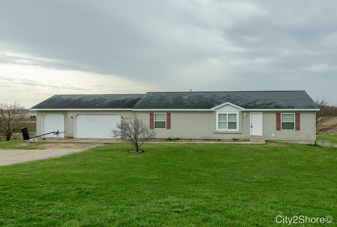 10283 Thompson Rd, Freeport, MI 49325 photo 1