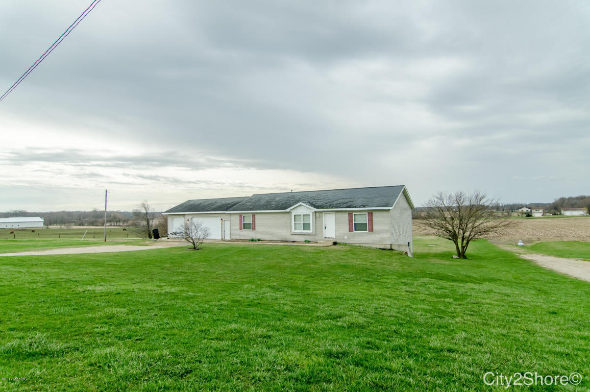 10283 Thompson Rd, Freeport, MI 49325 photo 2