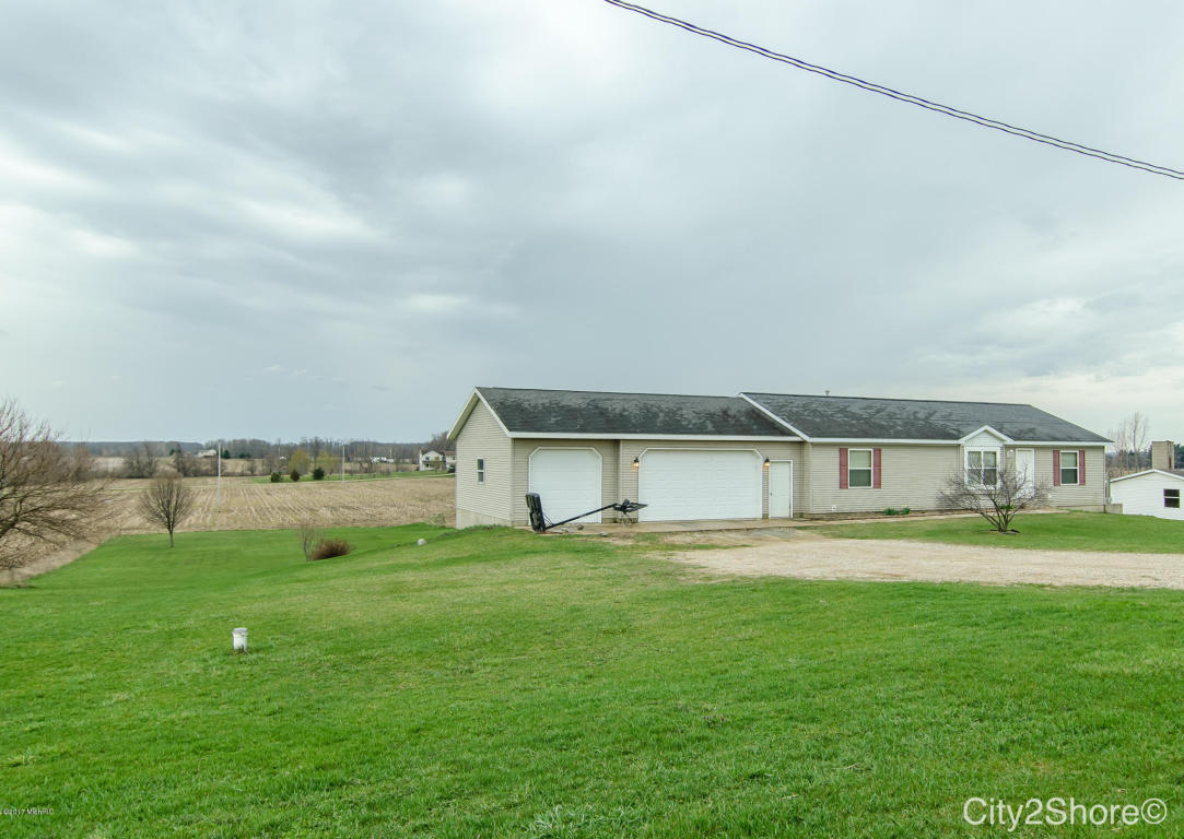 10283 Thompson Rd, Freeport, MI 49325 photo 3