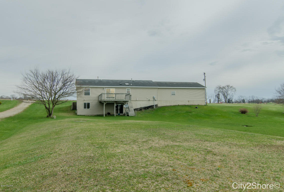 10283 Thompson Rd, Freeport, MI 49325 photo 32