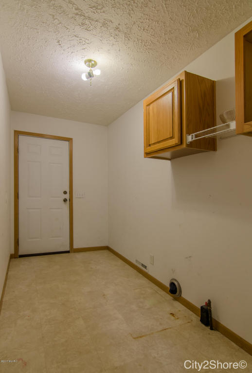 10283 Thompson Rd, Freeport, MI 49325 photo 12