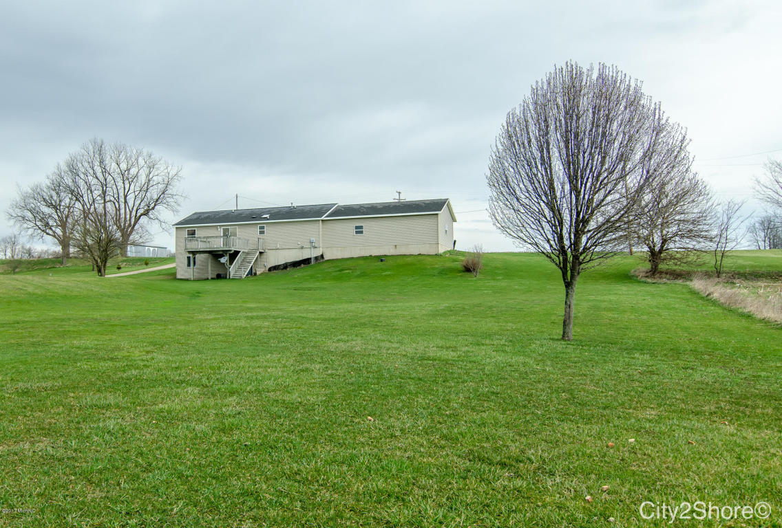 10283 Thompson Rd, Freeport, MI 49325 photo 33