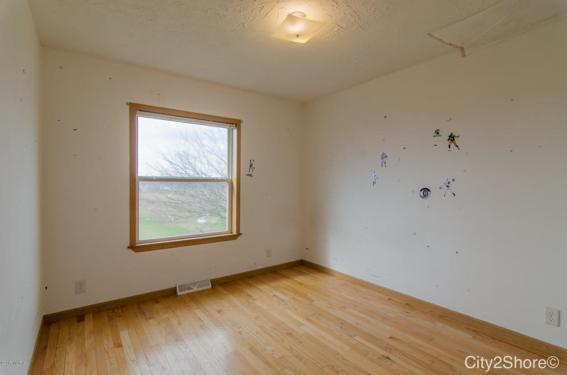 10283 Thompson Rd, Freeport, MI 49325 photo 21