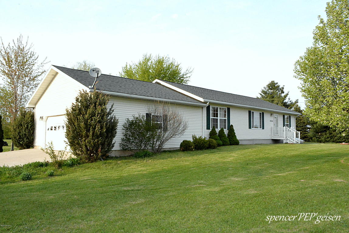 3546 Belding Rd, Belding, MI 48809 photo 2