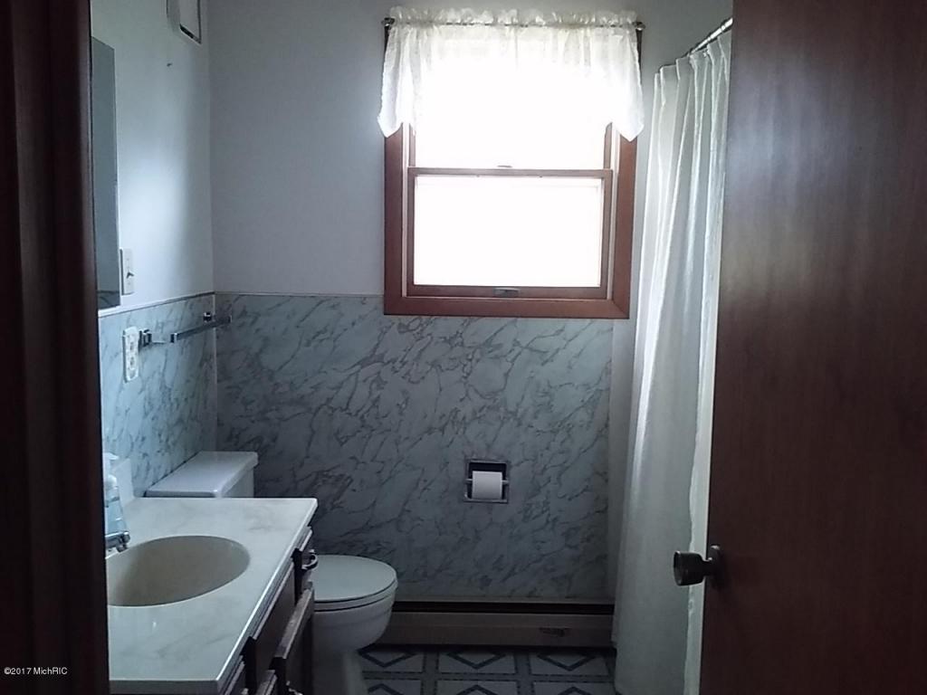 1502 Pine Hl, White Cloud, MI 49349 photo 8