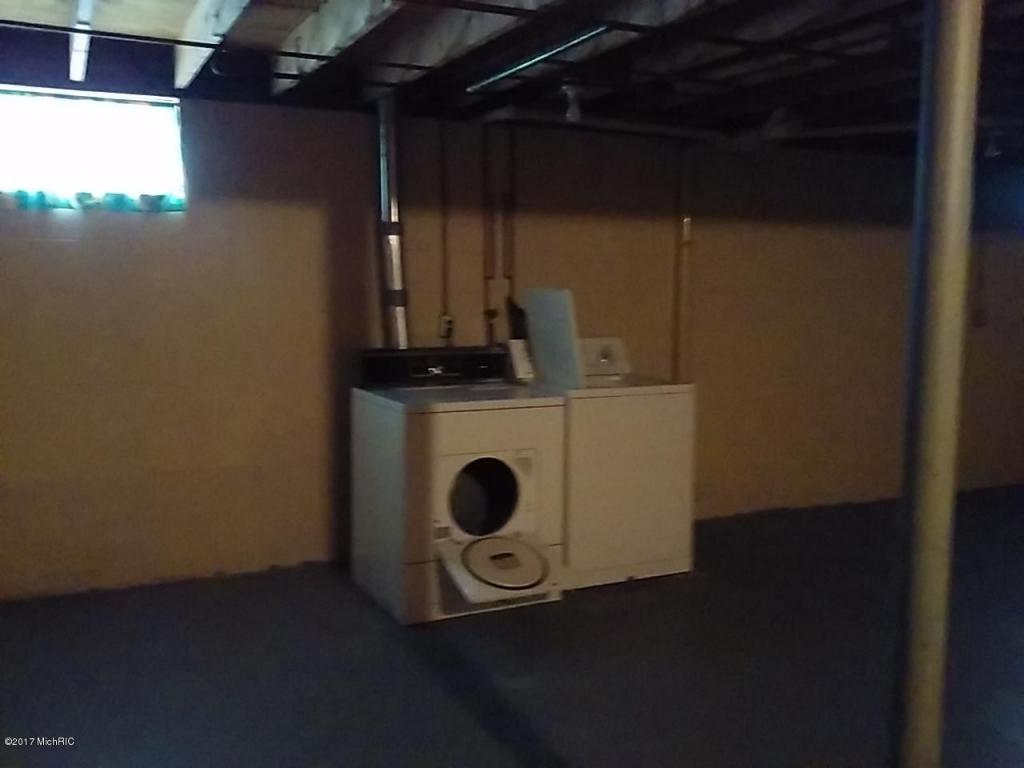 1502 Pine Hl, White Cloud, MI 49349 photo 9