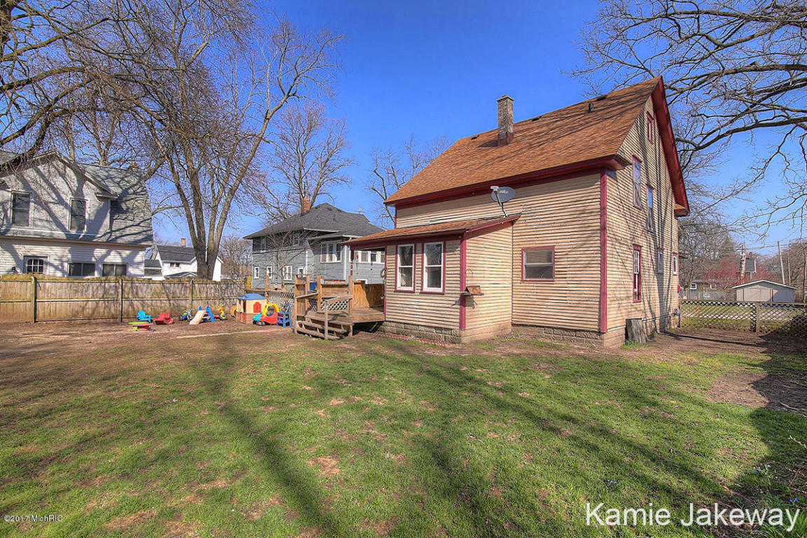 211 E Liberty St, Belding, MI 48809 photo 19