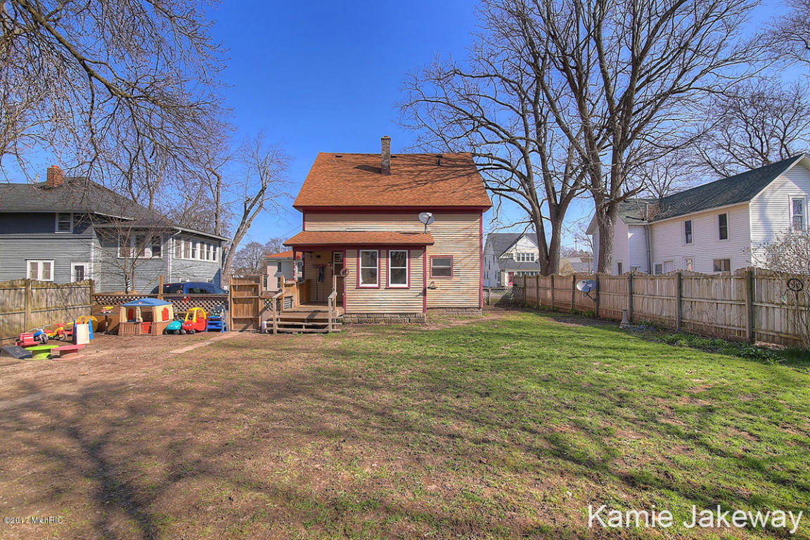 211 E Liberty St, Belding, MI 48809 photo 20