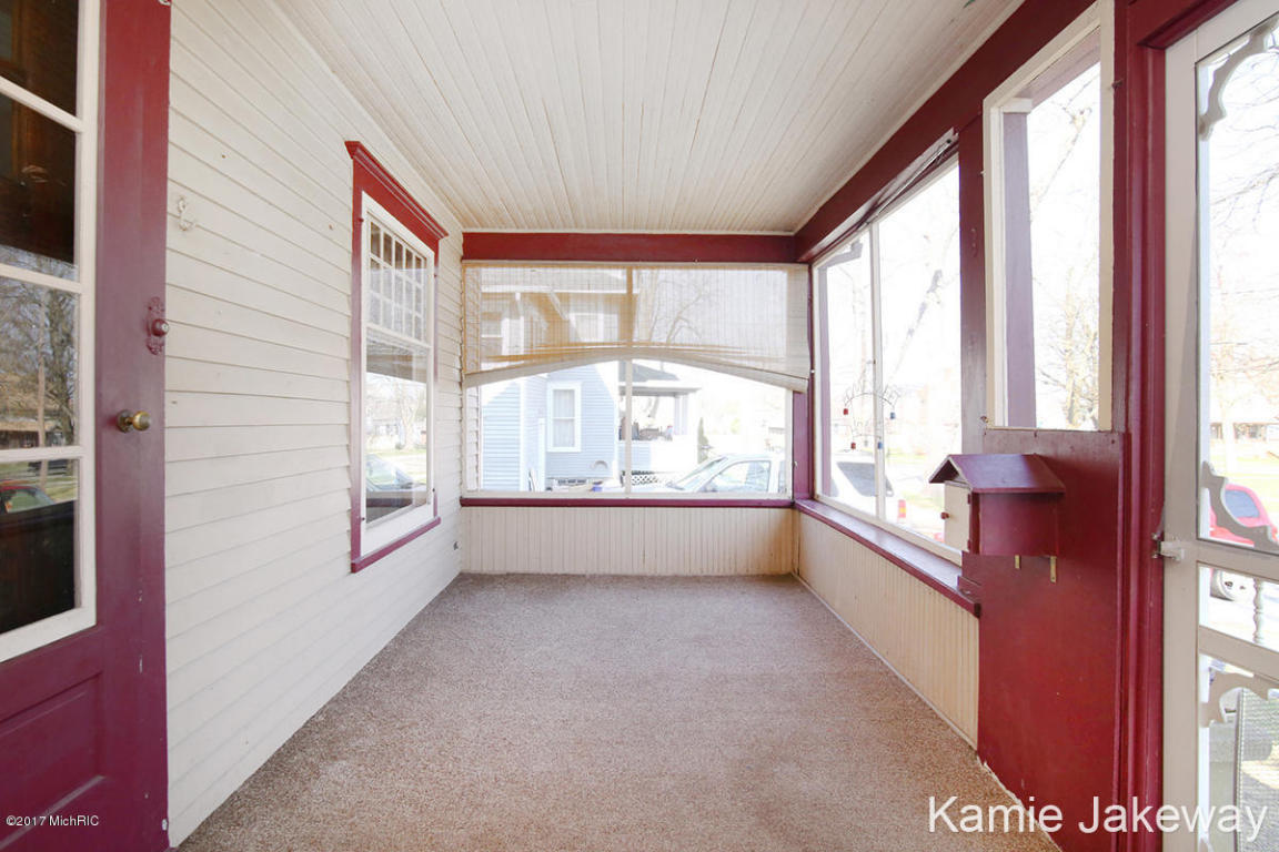 211 E Liberty St, Belding, MI 48809 photo 17