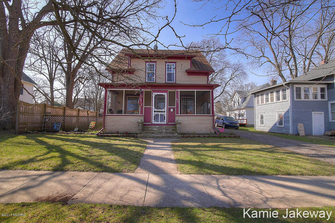 211 E Liberty St, Belding, MI 48809 photo 1