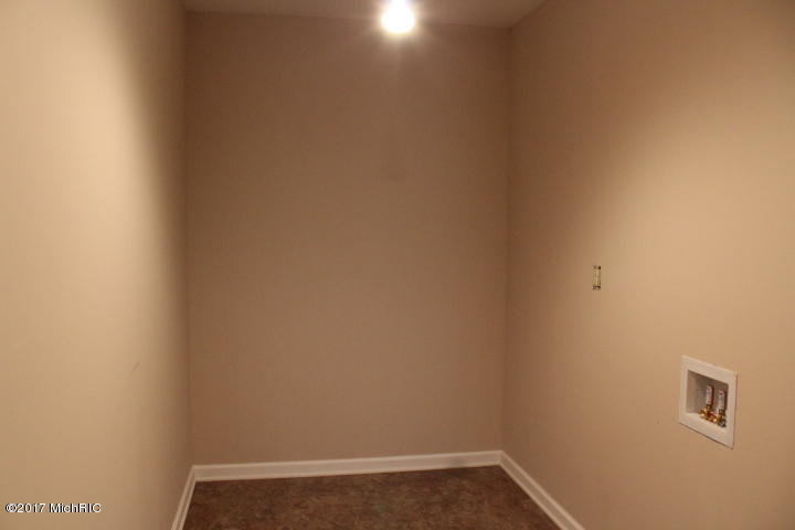 301 Arrowhead, Buchanan, MI 49107 photo 5