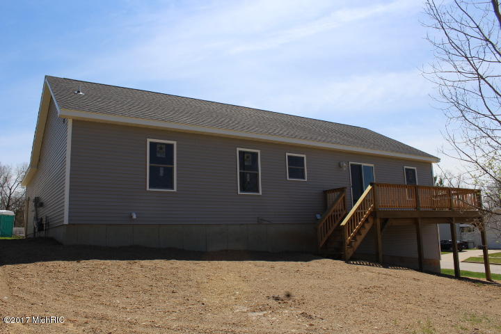 301 Arrowhead, Buchanan, MI 49107 photo 12