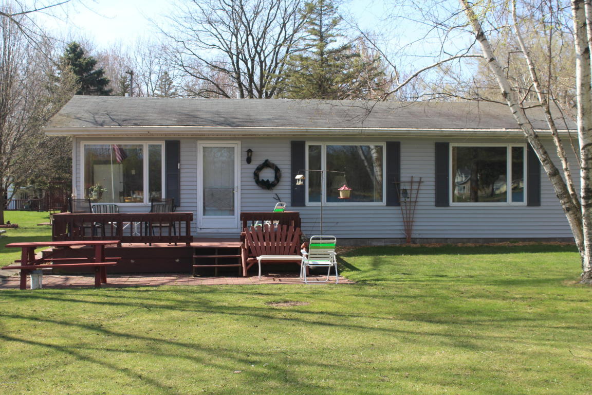 5609 Lake Dr, Crystal, MI 48818 photo 1