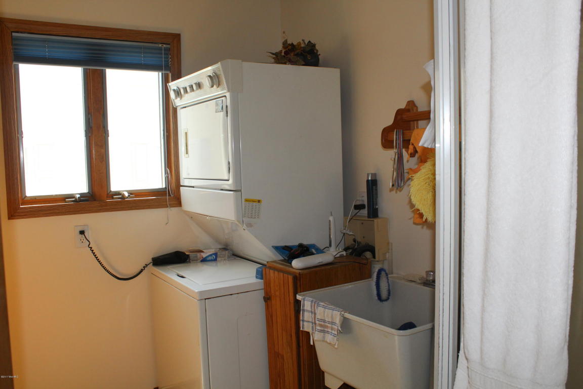 5609 Lake Dr, Crystal, MI 48818 photo 15