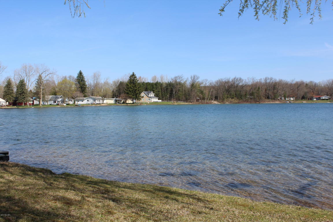 5609 Lake Dr, Crystal, MI 48818 photo 24