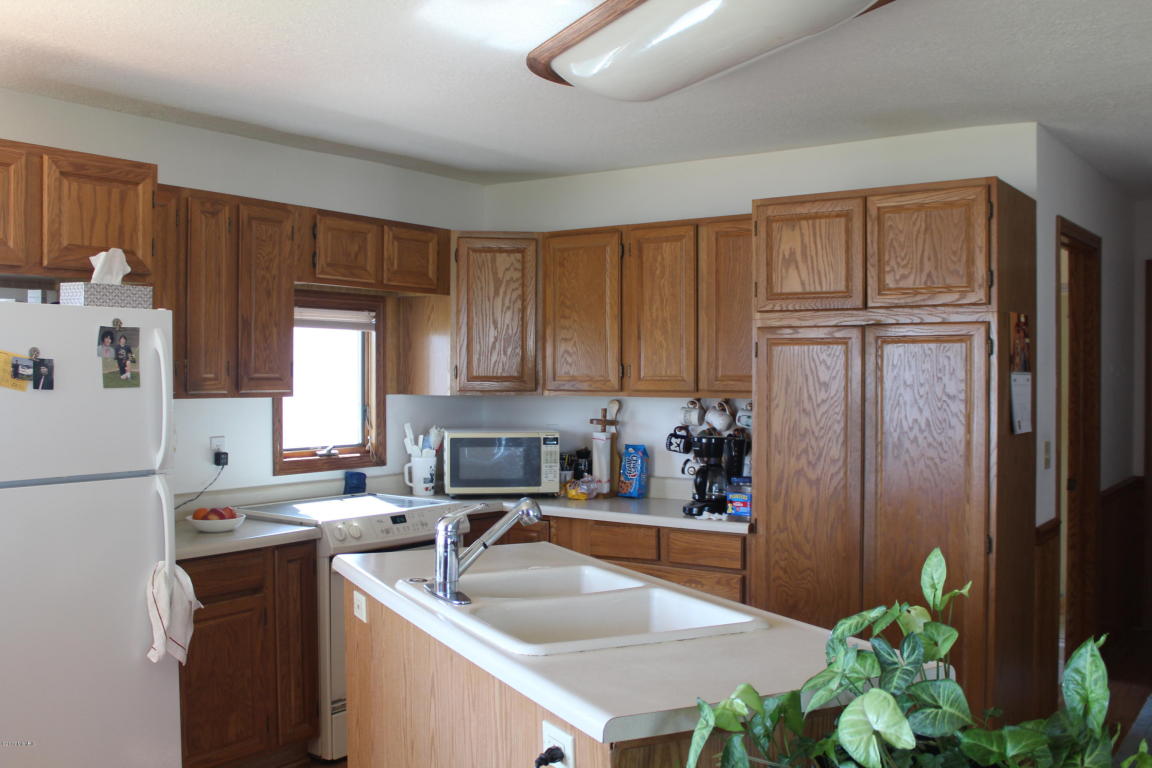 5609 Lake Dr, Crystal, MI 48818 photo 6