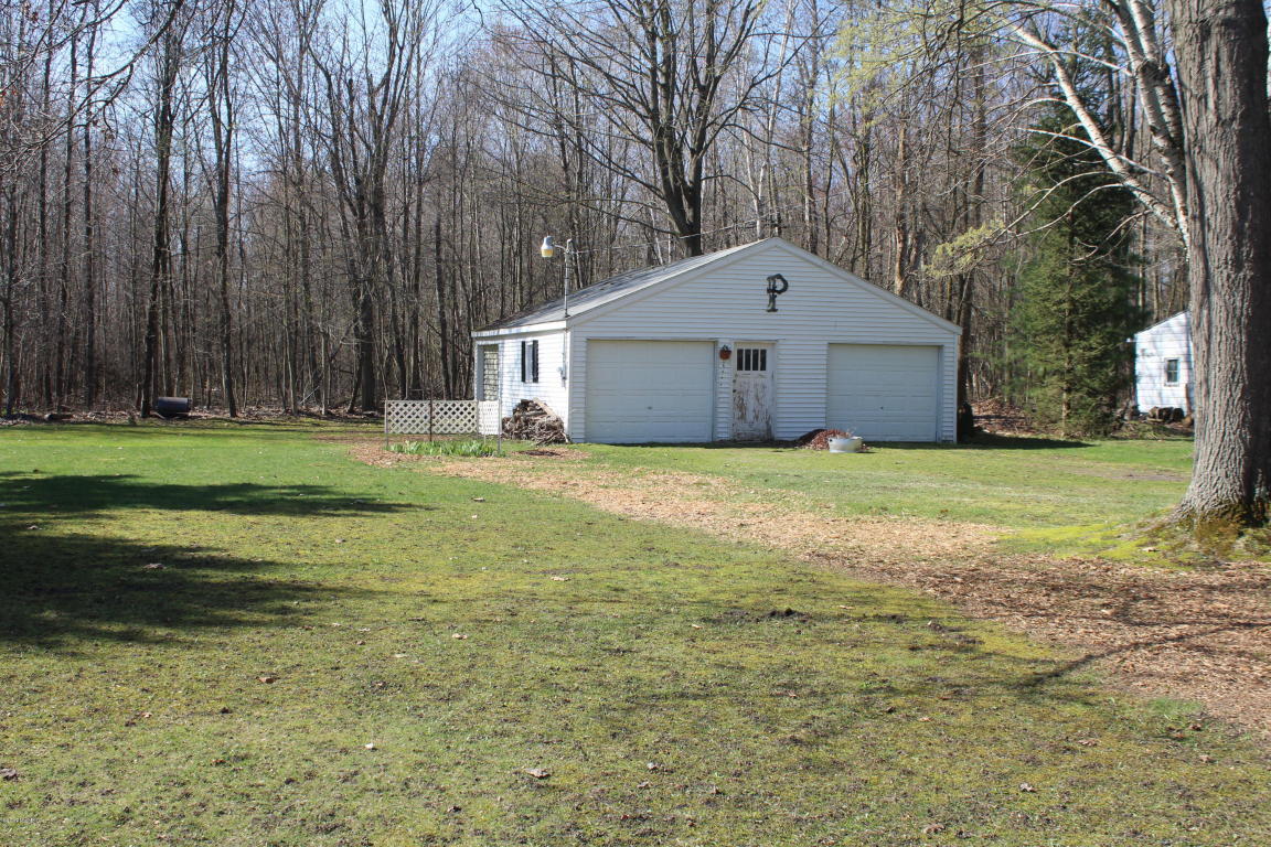 5609 Lake Dr, Crystal, MI 48818 photo 28